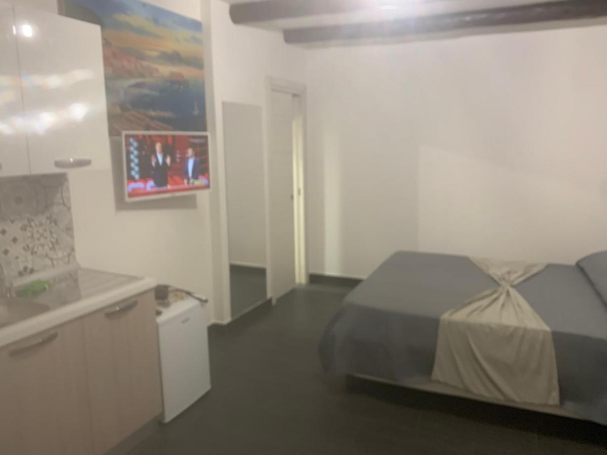 Viky House Chiaia Apartment Naples Luaran gambar
